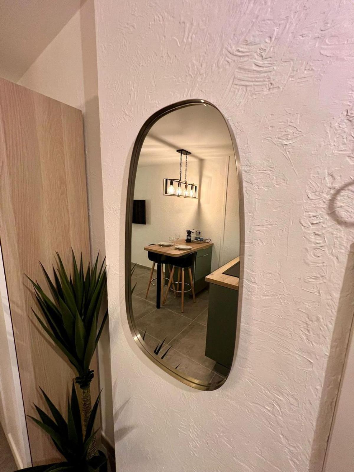 Studio Climatise, Cosy Et Calme Au Centre Ville Antibes Eksteriør billede