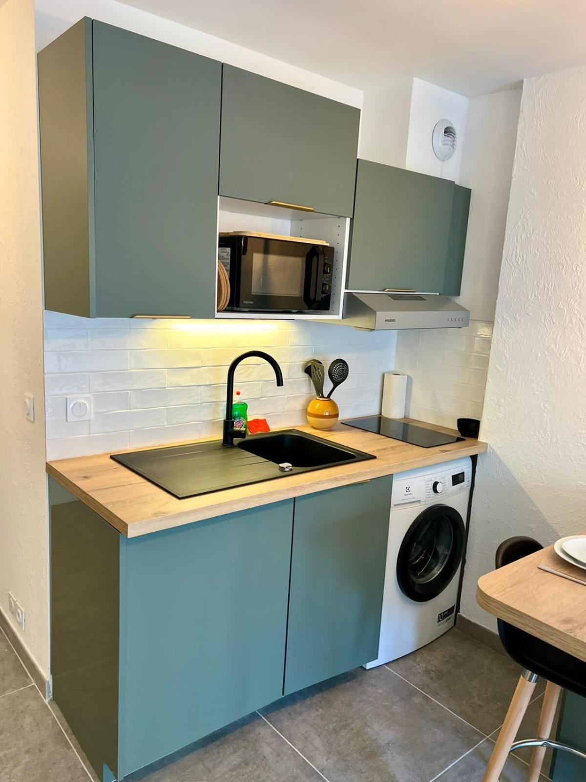 Studio Climatise, Cosy Et Calme Au Centre Ville Antibes Eksteriør billede