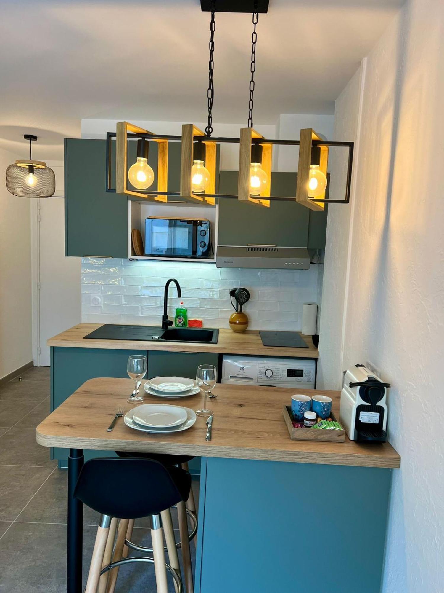 Studio Climatise, Cosy Et Calme Au Centre Ville Antibes Eksteriør billede