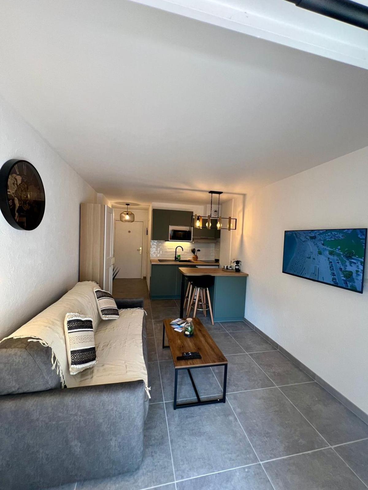 Studio Climatise, Cosy Et Calme Au Centre Ville Antibes Eksteriør billede