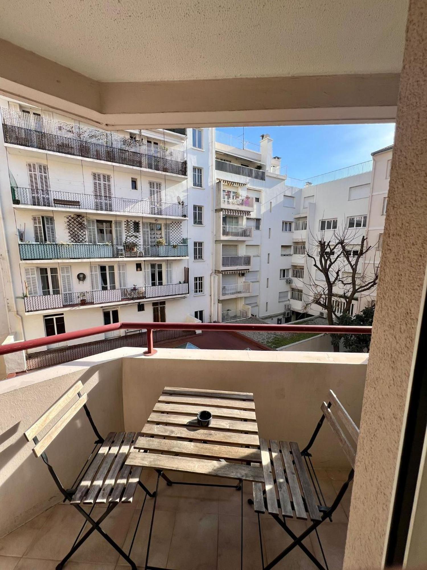 Studio Climatise, Cosy Et Calme Au Centre Ville Antibes Eksteriør billede